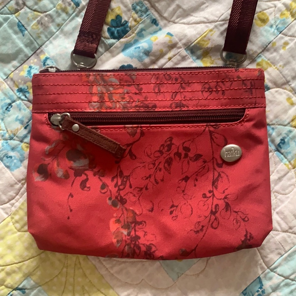 HAIKU -  Crossbody - Cherry Red